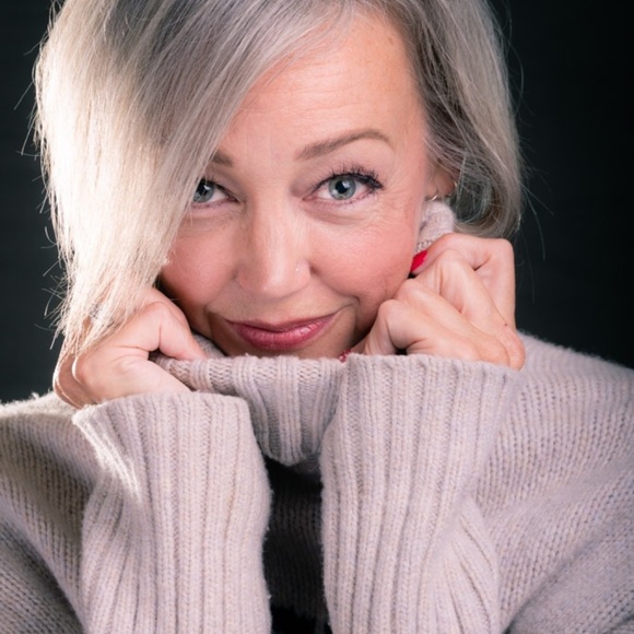 Meet your Posher, Paige - Picture 1 of 1